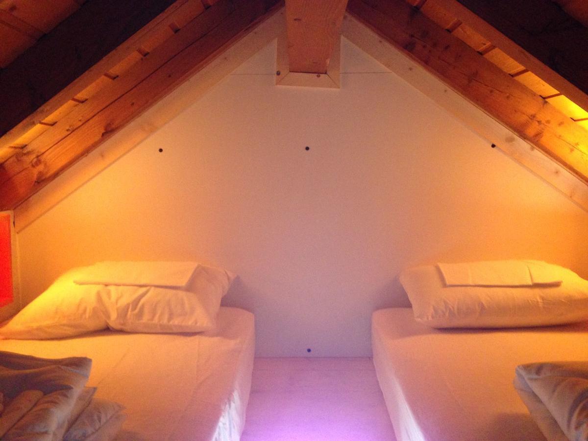 Moontain Hostel Oz Bagian luar foto